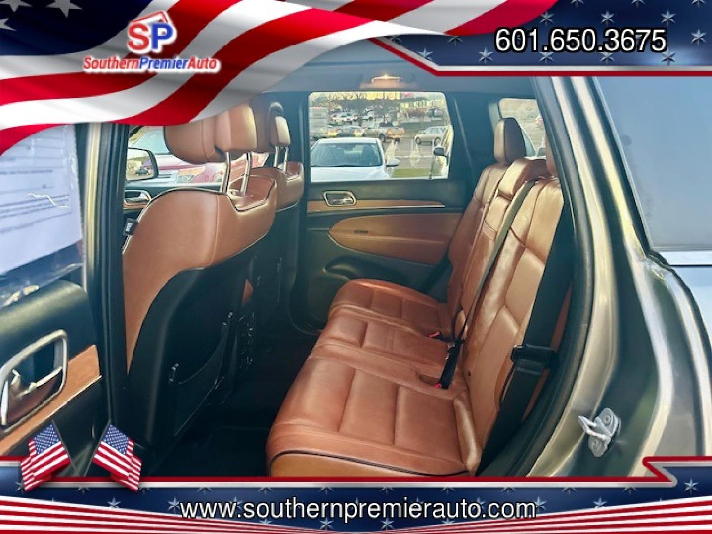 2011 GRAY JEEP GRAND CHEROKEE OVERL (1J4RR6GG5BC) , located at 922 W. Beacon St., Philadelphia, MS, 39350, (601) 650-3675, 32.770447, -89.127151 - Photo#13